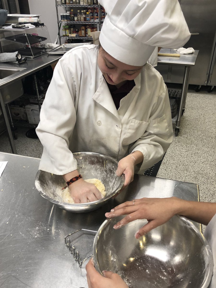 mrs_delmonaco's tweet image. Homemade potato gnocchi in the works today ... 🥔 #MEculinary #morton201 #MortonPride #OrgulloMorton