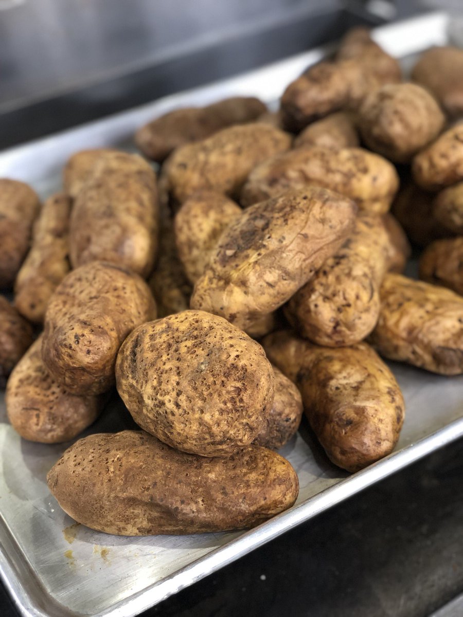 mrs_delmonaco's tweet image. Homemade potato gnocchi in the works today ... 🥔 #MEculinary #morton201 #MortonPride #OrgulloMorton
