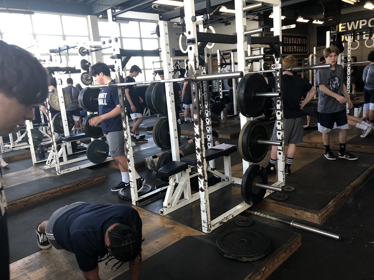 Around here Monday’s mean back to work in the classroom, weightroom, and field. #lockin #sailorgang #studentathletes <a href="/SFBODYWORKS/">Edward Steele</a> <a href="/CoachLofthouse/">CoachPeterLofthouse</a> <a href="/chrismcox72cox/">Chris Cox</a> <a href="/NHAthleticfund/">Newport Harbor Athletic Foundation</a>