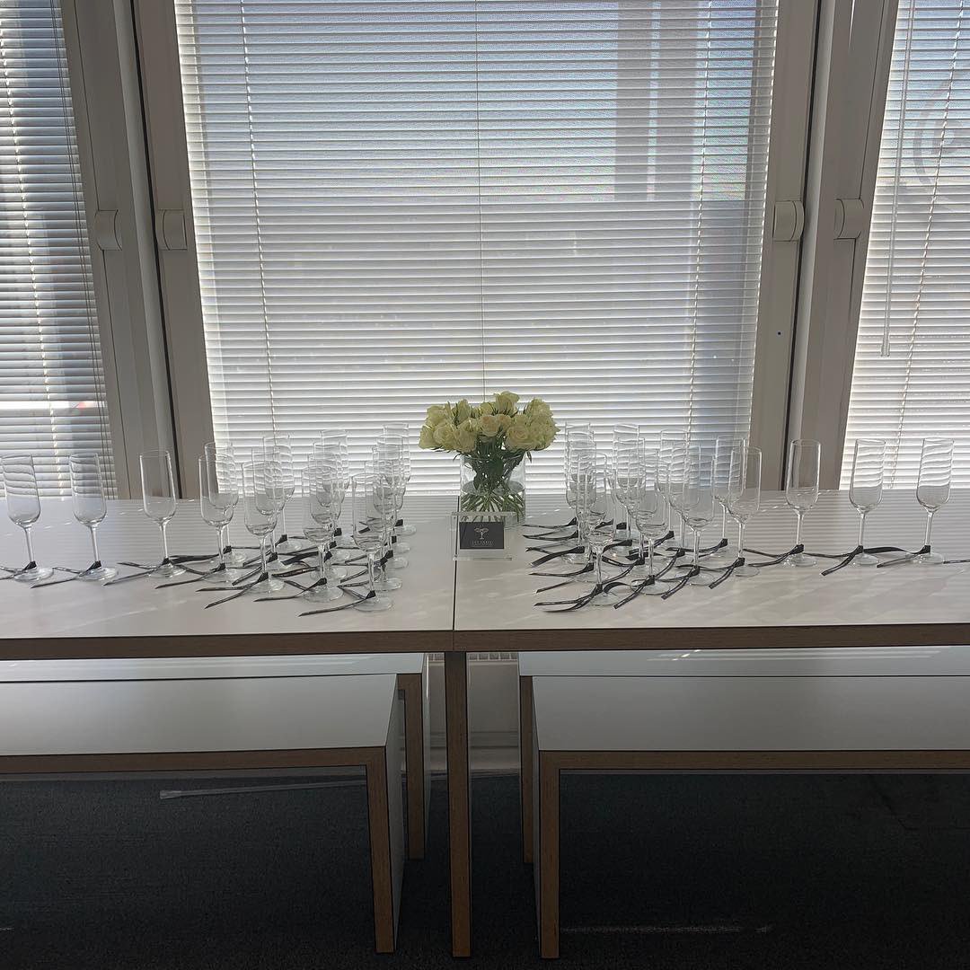 EmbeeReception's tweet photo. Lovely sunny day to host ‘in house’ at technology giant Ingram Micro’s offices in Milton Keynes.

We’re glad all 35 guests enjoyed the showcase (especially the winner who won the real £1,000 Diamond 💎) Congrats! 

#events #eventprof #eventprofsuk #champagne #diamonds #corporate https://t.co/DhSGLyGhxO