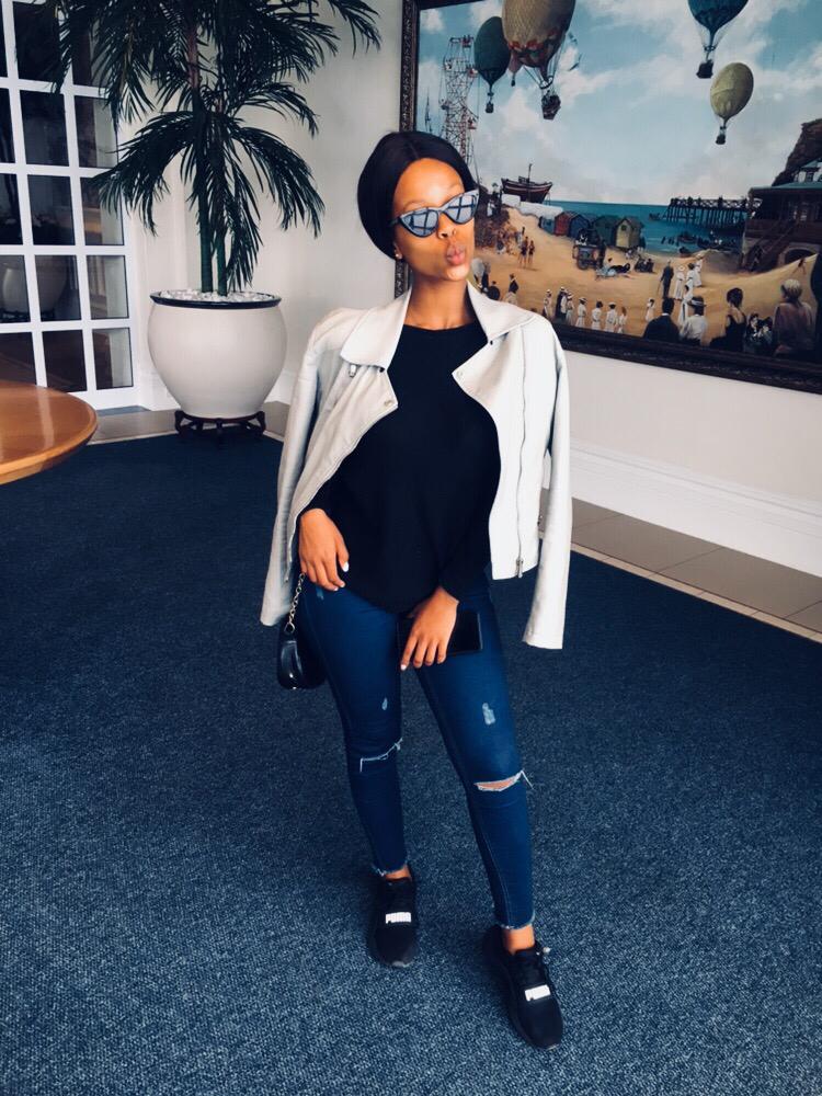 july_unathi's tweet photo. I'm baaaaack 🌊💚🔥 https://t.co/E1vXnIWXBp