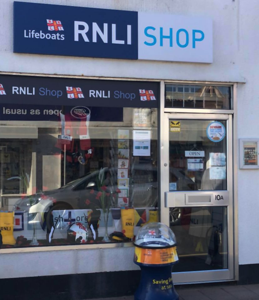 Our RNLI shop is currently operating winter opening hours as follows...
Monday - Saturday - 11am - 3pm
Sunday - Closed 
Pop in and see us for a browse or ask us about volunteering for the RNLI. Fundraising is fun and rewarding and details can be found in the shop.
#RNLI
