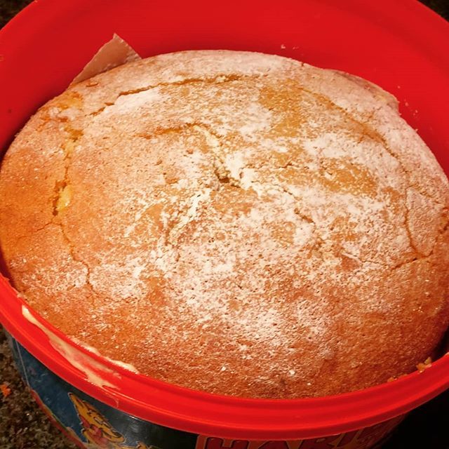 catsweet13's tweet image. I have a million and one things to do, but I feel like utter crap so I made a cake 🍰 #selfcare #baking #makingwinter #cake ift.tt/2U9cypx