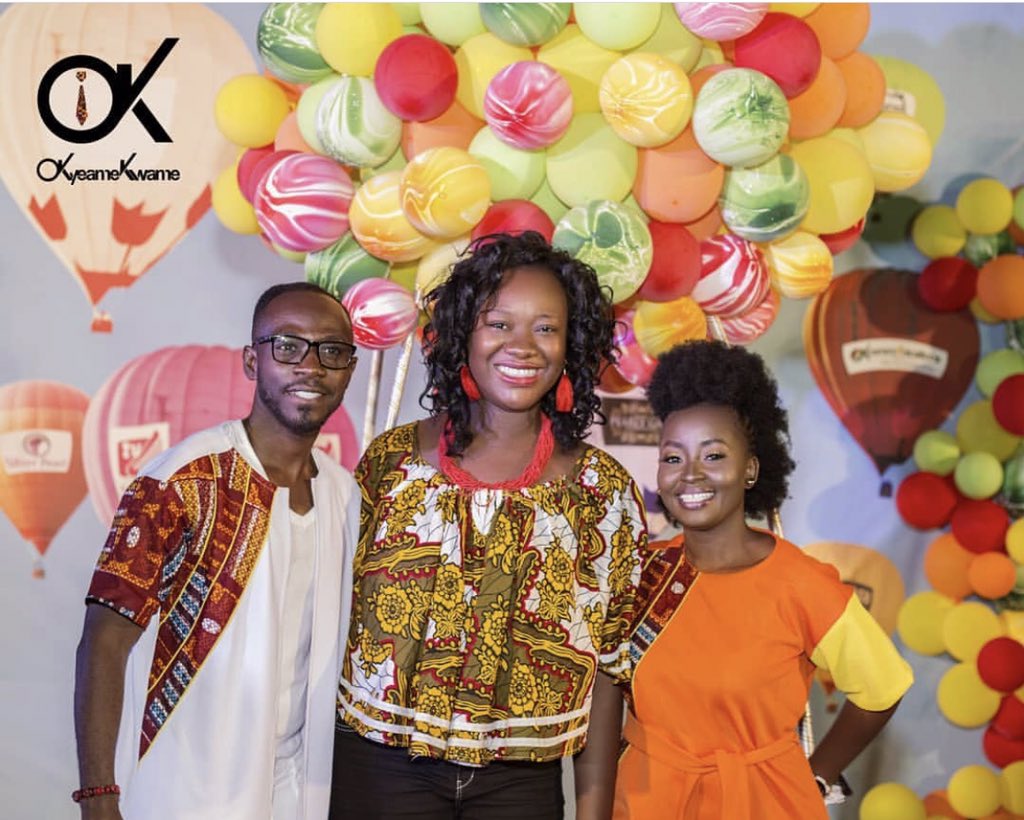drewura's tweet photo. May your week be as bright as the smiles on our faces 🥰💃🏾💁🏾♀️🇬🇭💕❤️🙏🏾 #proudlyghanaian #wearghana #family #friendshipgoals #celebrity #swagdoctor #rapdoctor #happypeople #beautifulinsideout #FlauntYourLover19 https://t.co/sjVN9uAqeb