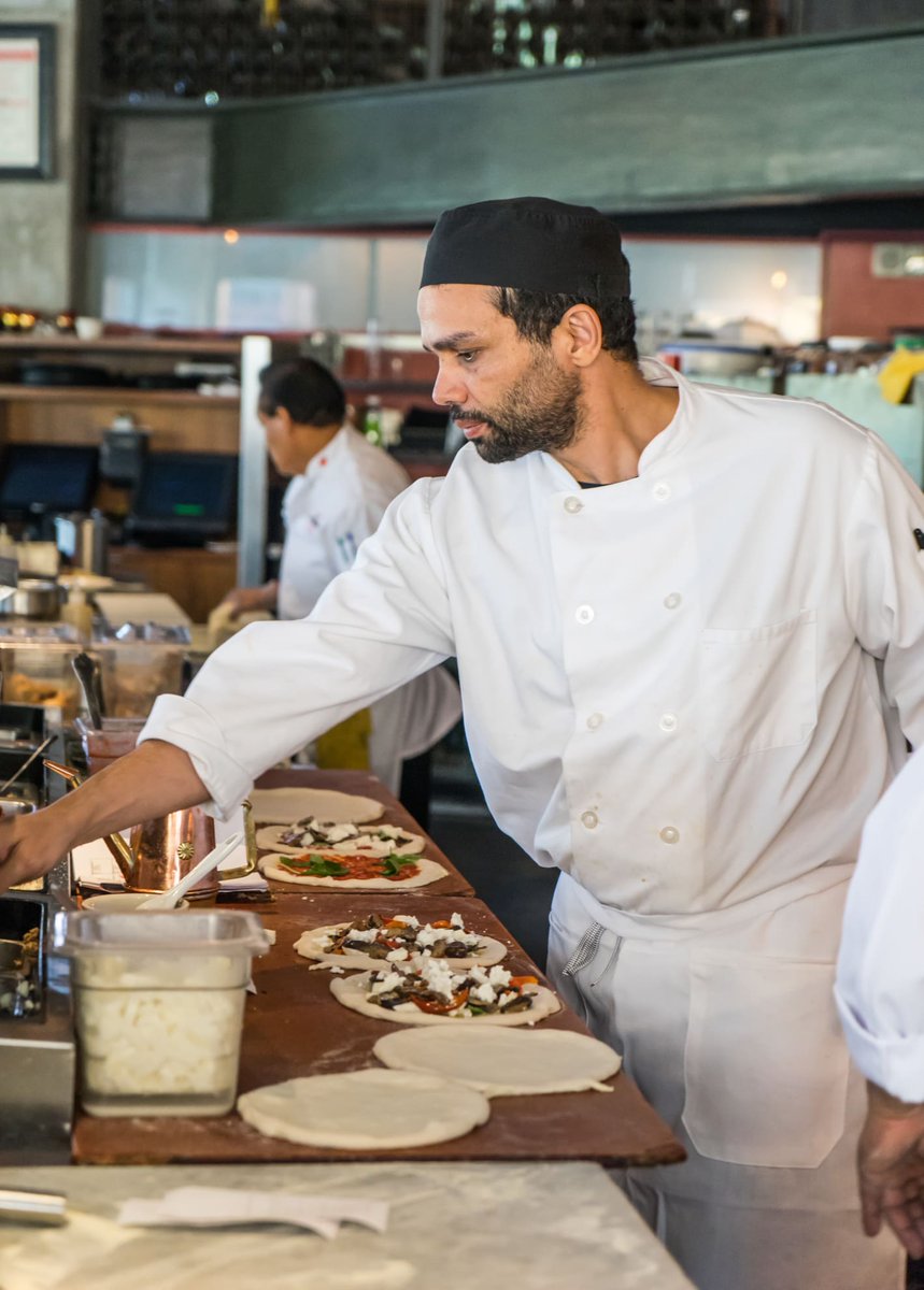 It takes some serious skill to be able to keep up with our hungry customers. 

Luckily, we have the best team in town! #TuttaBella