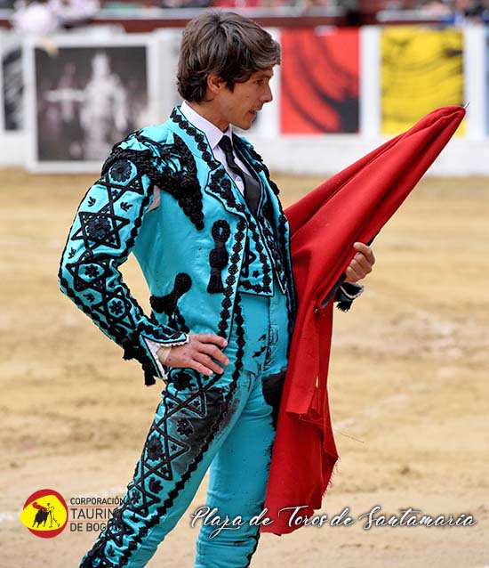 Sebastián Castella: oreja y silencio
#CorridaGoyesca
Má imágenes en bit.ly/2RT6hfR