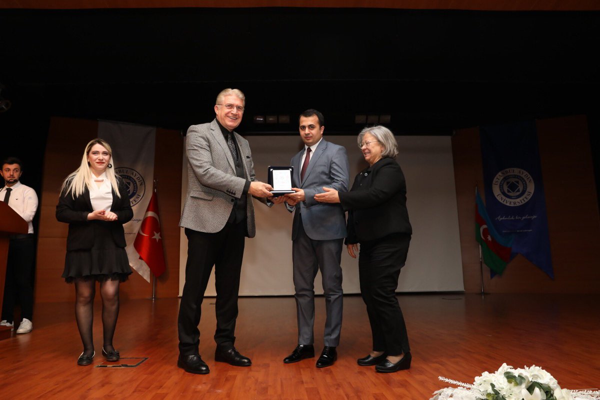 Kardeş Ülkemiz Azerbaycan Hocali Soykırımını anma toplantımızı Sn.M.Vekilimiz Ganire Paşayeva ve Azerbaycan Baş Konsolo-sumuzun katılımı ile yaptık. Ruhları şâd olsun.
Masum 700 Çocuk,Kadın  ve İhtiyarın hunharca katletilmesini Kör Dünya’nın görmesini istiyoruz artık.