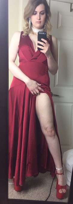 Watch Nikki Winters's leaked NSFW photo on TwXstars