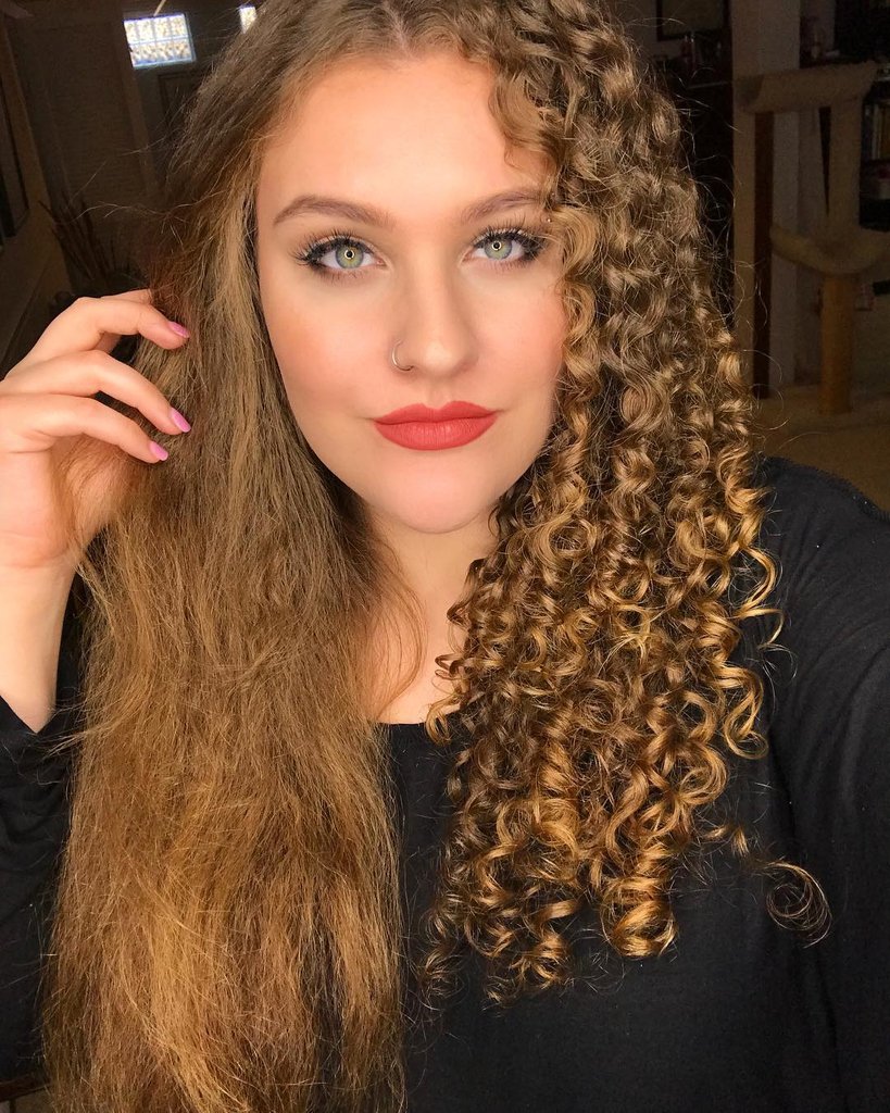 myrevair's tweet image. See more of @izzys_curlycare #REView in our instastories NOW @ instagram.com/myrevair
#RealUser #RealResults #Repost
• • • • •
Today I used the @myrevair reverse blow dryer to blowout/straighten one side of my hair!! It took under 15 minutes 🙌🏼❤️😭.