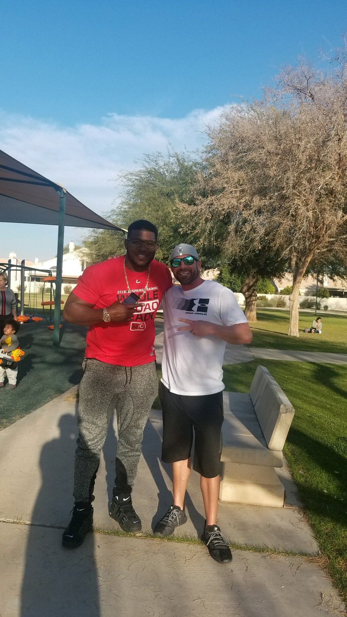CozbyCrew's tweet photo. Ok so this just happened. Yasiel Puig at our little neighborhood park! #springtraining #celebrities #baseball #Reds #yasielpuig https://t.co/p02uvk2ZiC