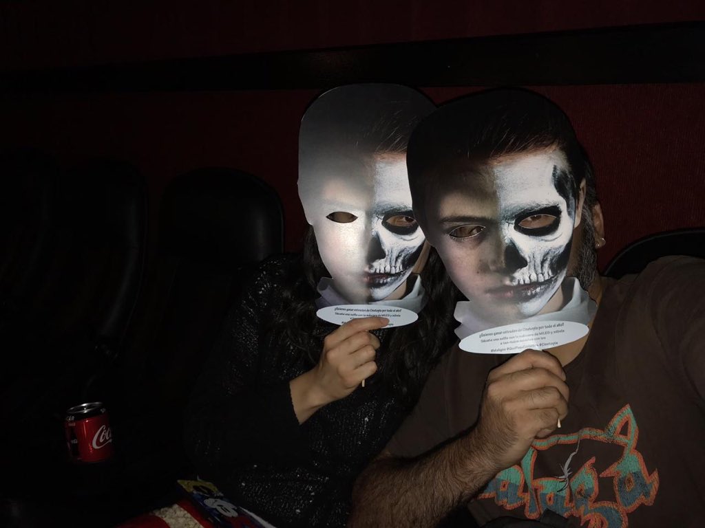 Patorusa's tweet image. En la avant premier de #Maligno, gracias a @CinemarkChile con mi @pollomagnifico #QuePasaConMiles #Cinetopia