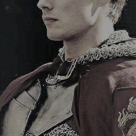 Mr. Pevensie (?) tweet media