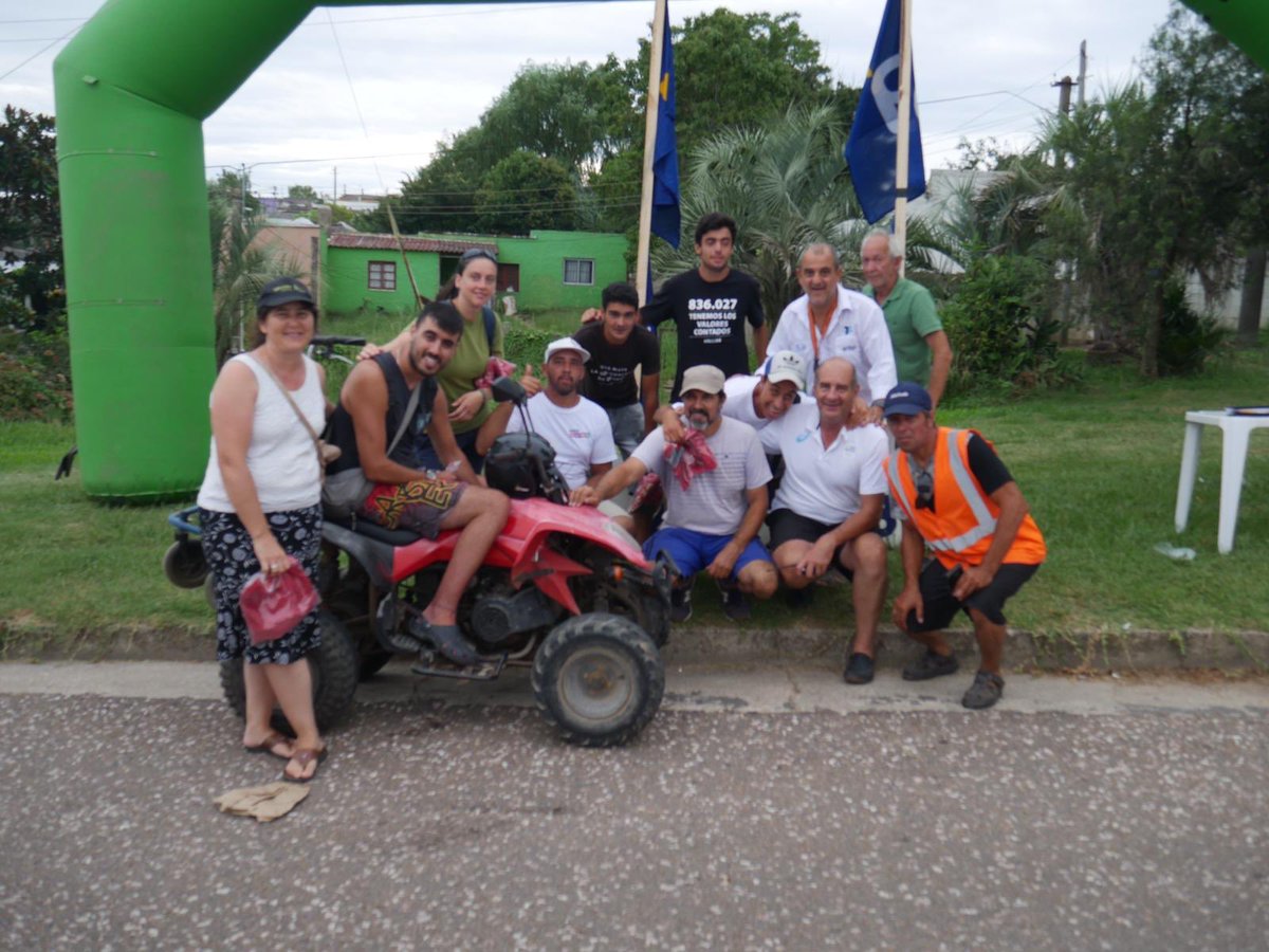 ImpulsaRocha's tweet photo. Voluntarios apoyando actividad de ciclismo en ma ciudad de Castillos el pasado sábado. https://t.co/f4dY53xPGT