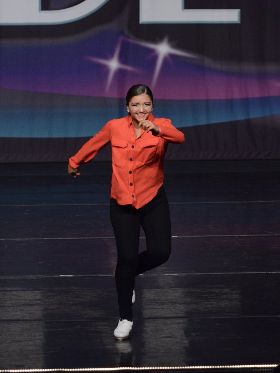 JohnnaCureton's tweet photo. This girl can flat out TAP!👞👞❤️#smoothfeetclearsounds #tapdancer #redelites https://t.co/PtgFO0UUkU