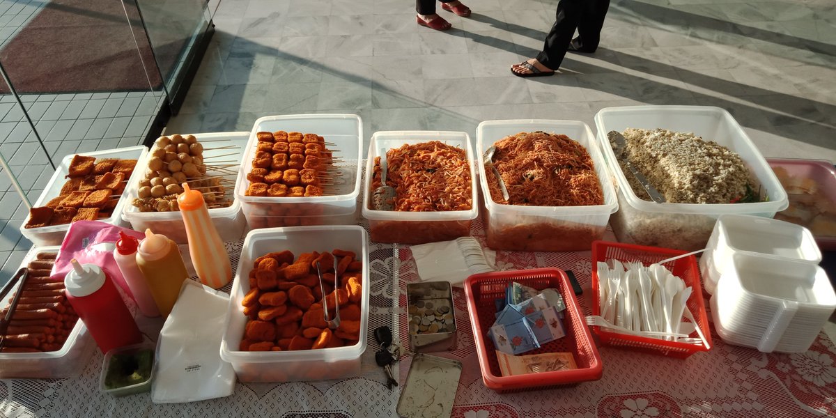 syedaliff's tweet photo. Guys minta tlg retweet utk rezeki ibu sy. https://t.co/Qe8X8t3ueD