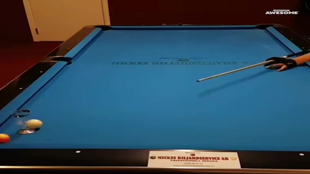 emailjokes's tweet image. #Pool - Awesome #Tricks shots! ej.co.za/video/pool-awe… #PoolTricks #Sport #TrickShots