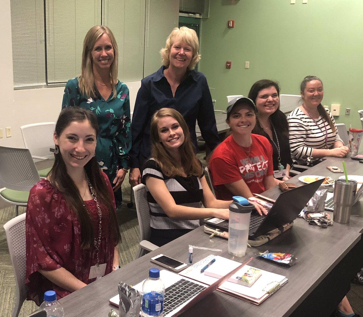 HCPSINTERNS's tweet photo. Let the application process begin! Chief HR Officer Marie Whelan and ESE Supervisor Sharon Foster met with @USFCollegeofEDU elementary interns to help with applications. https://t.co/3H7t026qqA