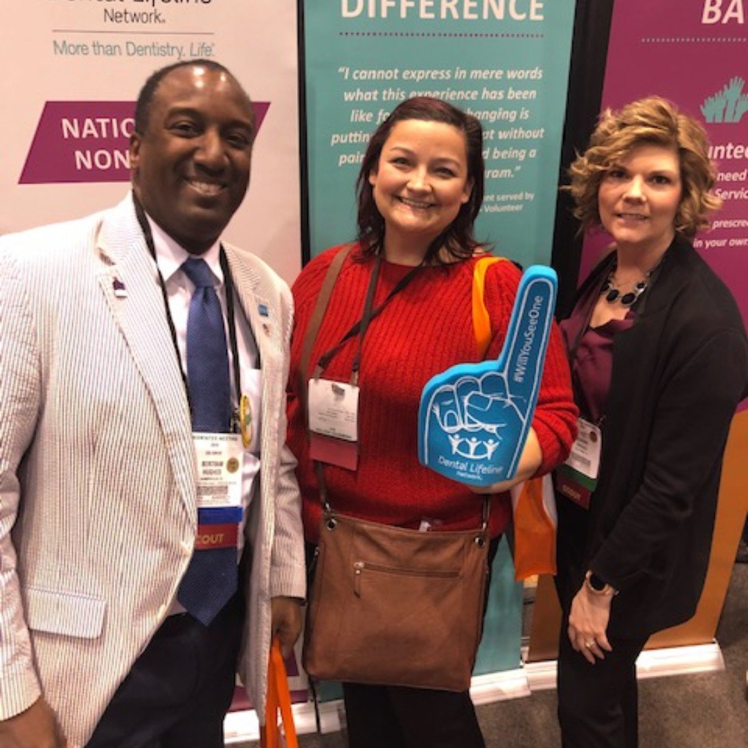 DentalLifeline's tweet photo. We're so happy to have seen some of our supporters at Chicago Dental Society Midwinter #CDS19! Thanks for stopping by our booth! #WillYouSeeOne #SupportDLN https://t.co/gC5olyx5i0