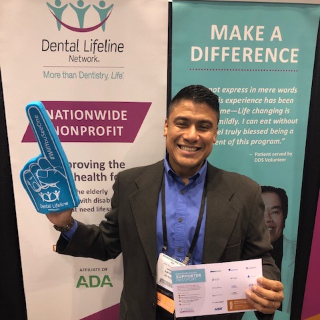 DentalLifeline's tweet photo. We're so happy to have seen some of our supporters at Chicago Dental Society Midwinter #CDS19! Thanks for stopping by our booth! #WillYouSeeOne #SupportDLN https://t.co/gC5olyx5i0