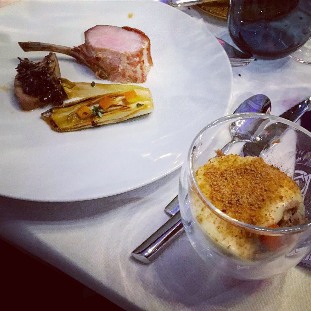 robinpr71's tweet photo. An amazing night #Diningwiththestars tonight - thank you @CR_UK - and truly inspiring to hear @bowelbabe speak so brutally and brilliantly #checkyourshit https://t.co/HB5gLunW46