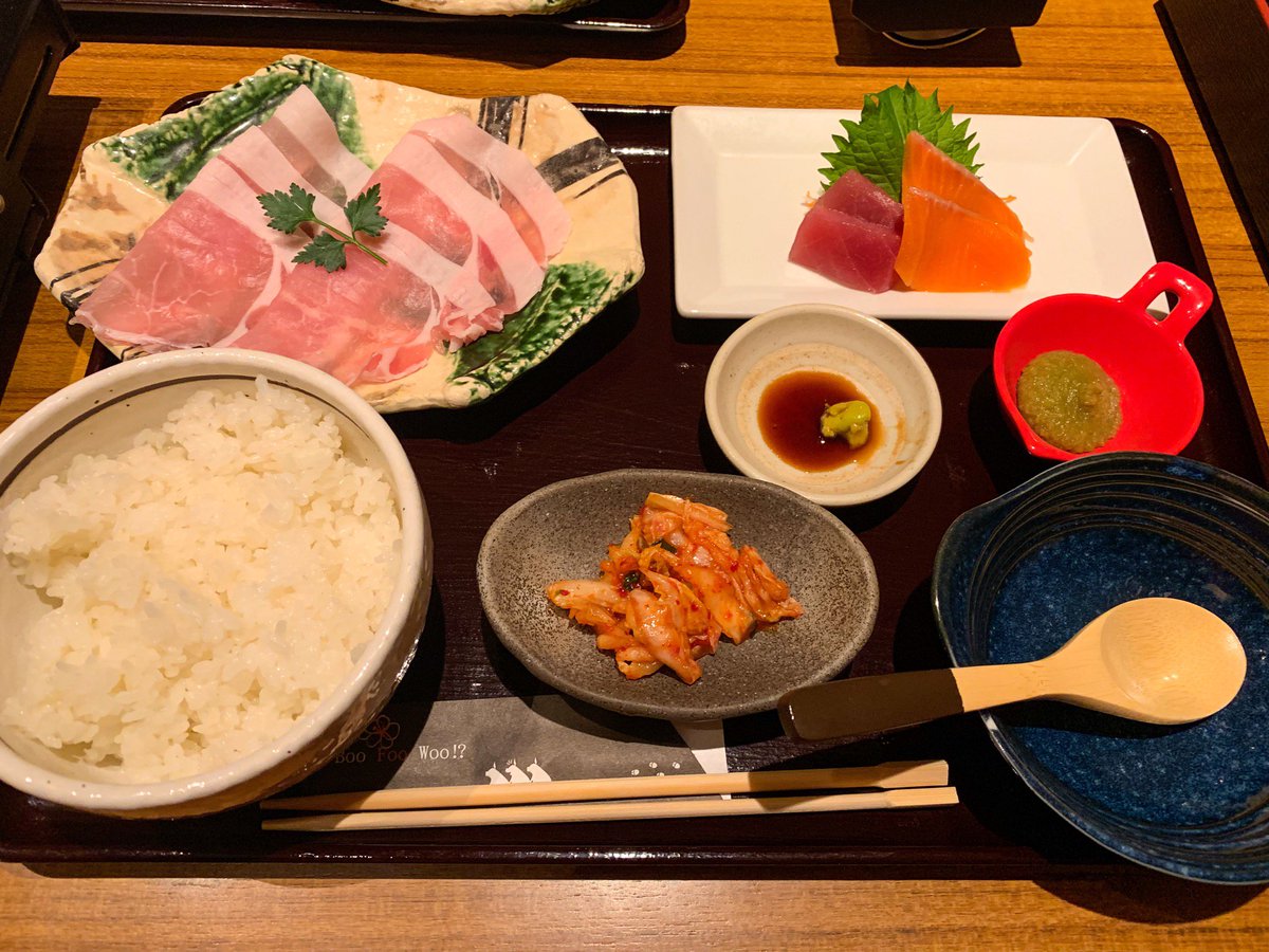 RIN_SUITEN's tweet photo. 退院しました!
とりま、2日ほど自宅でゆっくりする予定💮
帰宅途中に、野菜たっぷり鍋と豚しゃぶと刺身が付いて1500円というコスパ最強ランチを食べて帰ってきた!
#新宿
#inton https://t.co/pQc7ksJhsU