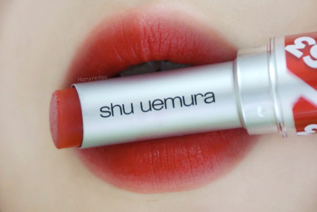 Hamkdy_'s tweet photo. ลิปของ Shu uemura สีแดง M RD163 สวยมากก เป็นแดงที่เข้ากับคนทุกสีผิว สีนี้ของเราเป็นเนื้อแมทท์ แต่ไม่แห้ง ทาง่าย เนียนไปกับปาก 

และเค้ายังมีเนื้ออื่นๆอีก เนื้อซาติน เนื้อแลคเกอร์ชายน์ (LS) จะเนื้อฉ่ำๆ บอกได้คำเดียวว่าสีสวยทุกสี เนื้อดีม้ากกก❤ อยากให้ไปลองปาดๆกันดู 1150 น้า https://t.co/yMoELFsBzg