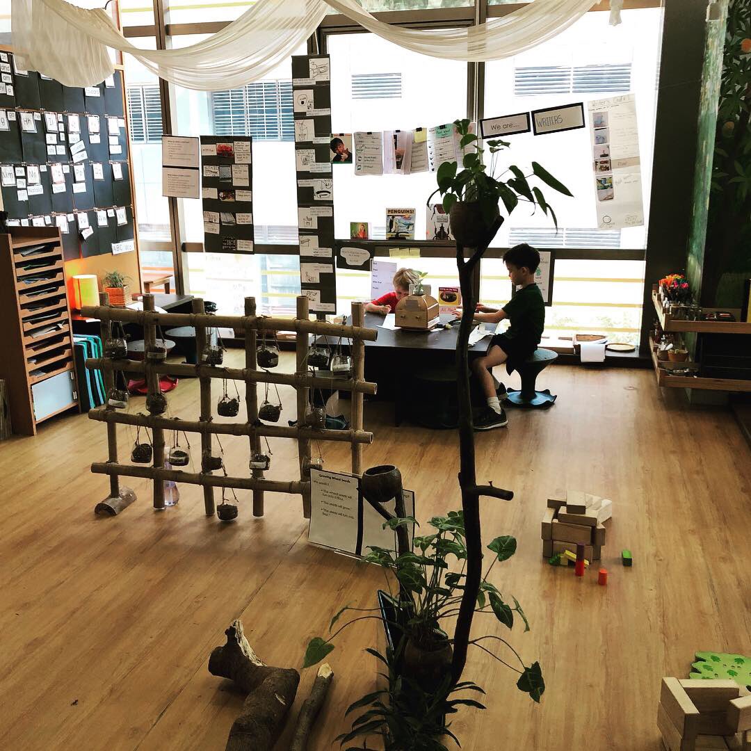 ASBIndia's tweet photo. We stopped by the KG classes at #ASBIndia. Love the different interactions and activities going on! #ASBEarlyLearning #IndividualizedPathways #WhatSchoolShouldBe @c_alan_johnson @fionacrossthec @SmithiesjM https://t.co/t7XAilAbQ7