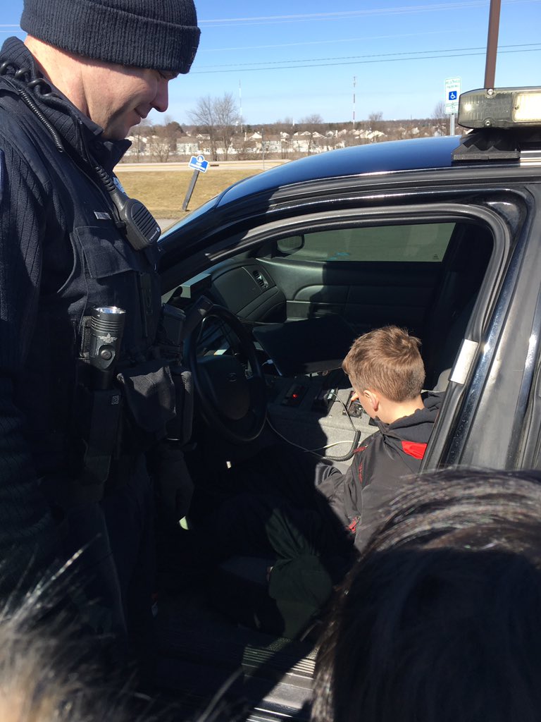 madeenacoates's tweet photo. A big shoutout to the @LafayetteINPD for educating our third graders at @WeaRidgeElem 🚔 https://t.co/VO6xdIzNm5