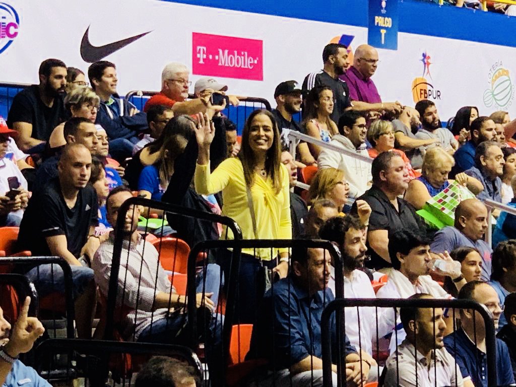 rossana_pr's tweet photo. ¡VICTORIA para #PuertoRico! El deporte más allá de unir culturas también nos hace palpar ese orgullo pueblerino. #ArribaPR #EquipoNacionalDeBaloncesto https://t.co/GIULgqBYKl