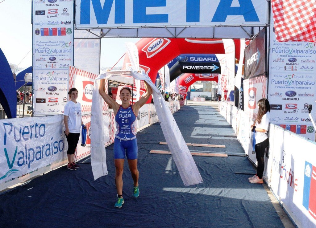 Martín Ulloa y Macarena Salazar ganan el Triatlón Puerto Valparaíso vinfo.cl/martin-ulloa-y…