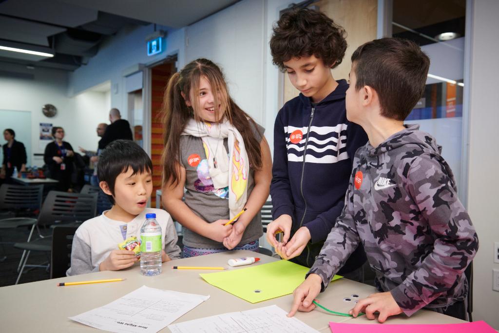amazonnews's tweet image. We supported thousands of students across #Canada with @LearningCode during #CLCCodeWeek. Thanks to the students who visited us in #Vancouver and #Toronto. #STEM