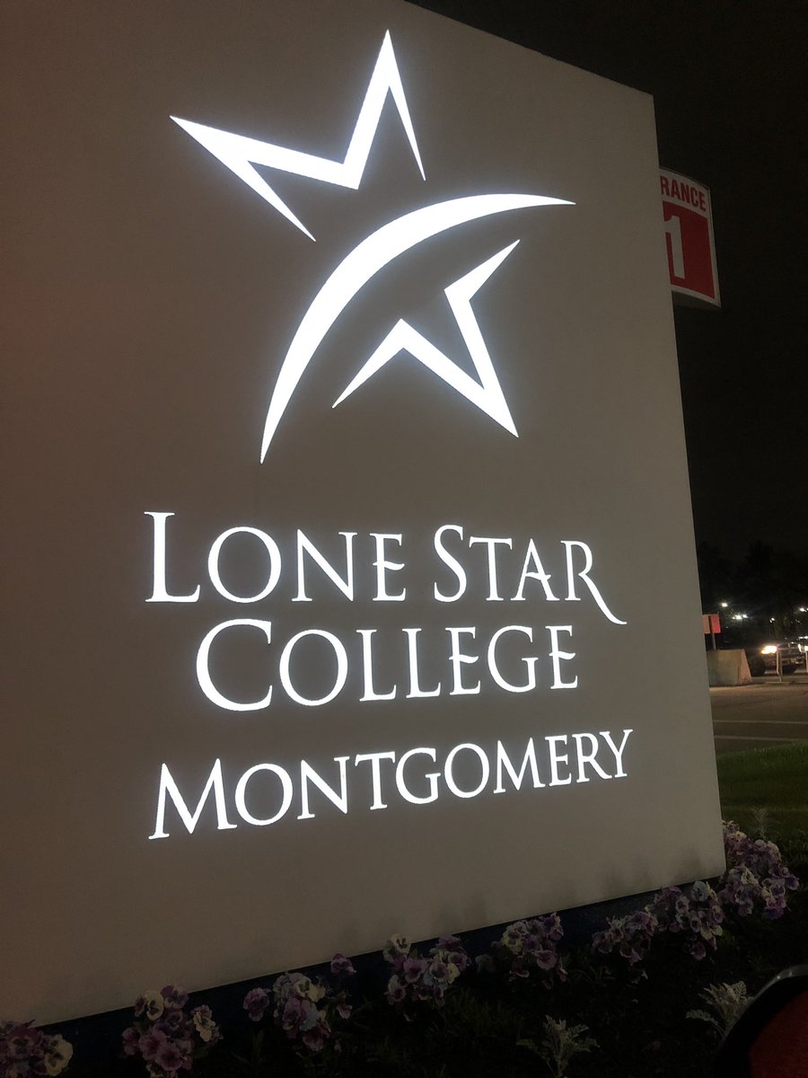 stephenkingcpa's tweet photo. This was fun, speaking for #txcpa @lonestarcollege about #whycpa. It’s about learning the language of business. And everyone needs an accountant! https://t.co/yFmb5stDcp