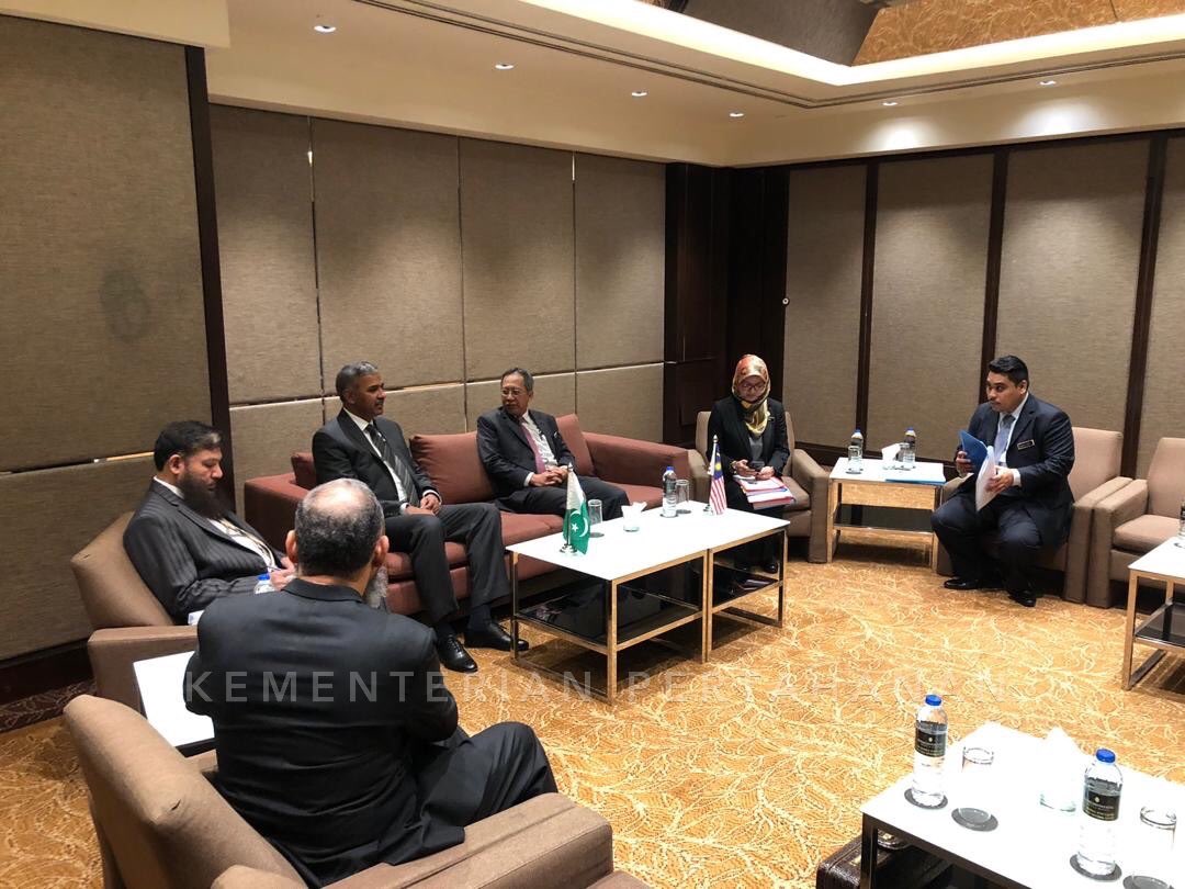 Kunjungan hormat ke atas 
KSU, Dato' <a href="/HalimiAbdManaf/">Halimi Abd Manaf</a> oleh Setiausaha Pertahanan Pakistan, Leftenan Jeneral (Bersara) Ikram Ul Haq sempena Malaysia-Pakistan 13th Joint Committee on Defence Cooperation. #MinDefMalaysia