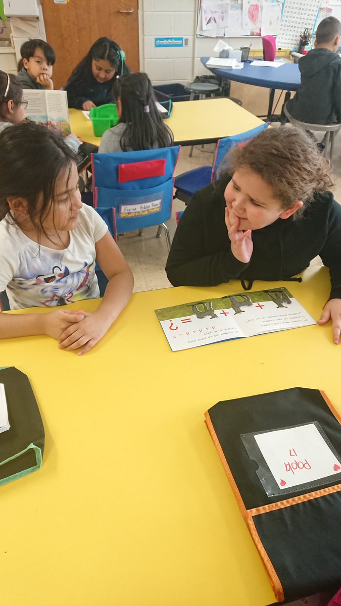 kinderbilingue's tweet photo. Reading in Spanish to our Dual Language kindergarten friends!  #weare44 #madison44 https://t.co/wgrByX1YDp