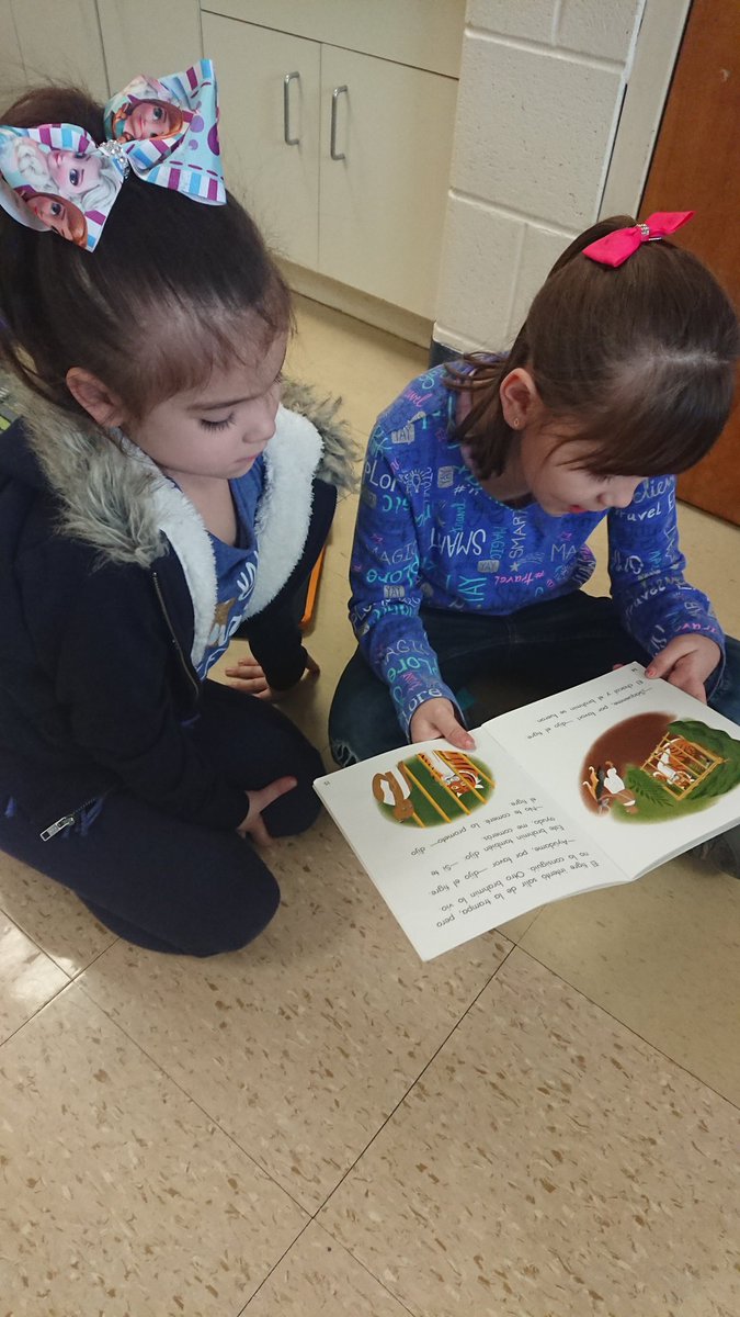 Reading in Spanish to our Dual Language kindergarten friends!  #weare44 #madison44