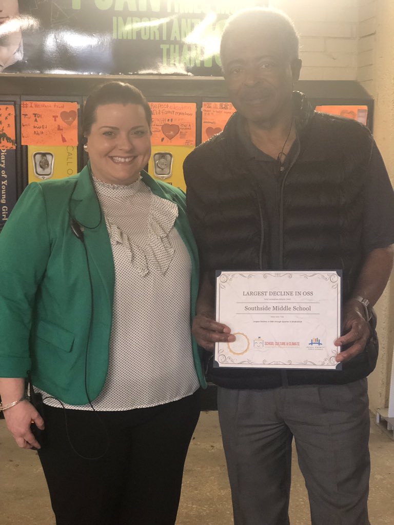 SchCultureDCPS's tweet photo. Thank you 🙏🏾 Southside Middle School for #LeadingTheWay by making intentional systemic changes to decrease Out of School Suspension Pictured: Principal Crady & Dean Dixon #RestorativeJustice #PBIS #BehaviorInterventions #Dean #DCPS #TeamDuval #Principal #LowOSS https://t.co/7qeTxSrSV5