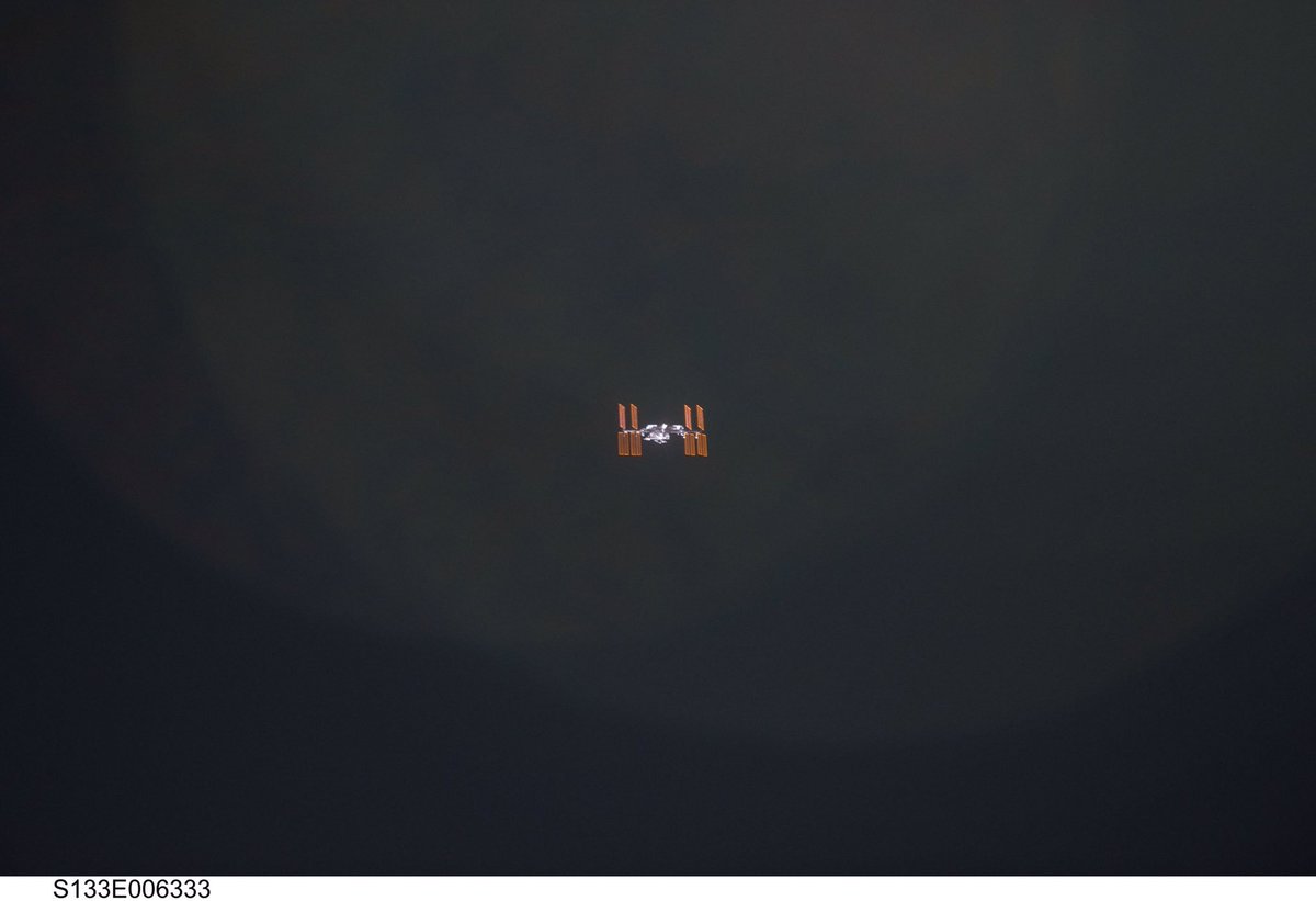 Astro_Nicole's tweet photo. STS 133 memory. I spy a space station! Masterpiece in space #ISS Final flight of Space Shuttle Discovery
#8years #anniversary #spaceshuttle #discovery #sts133 #space #crew #fly #flightday2 #awe https://t.co/Ed25ctzE7J
