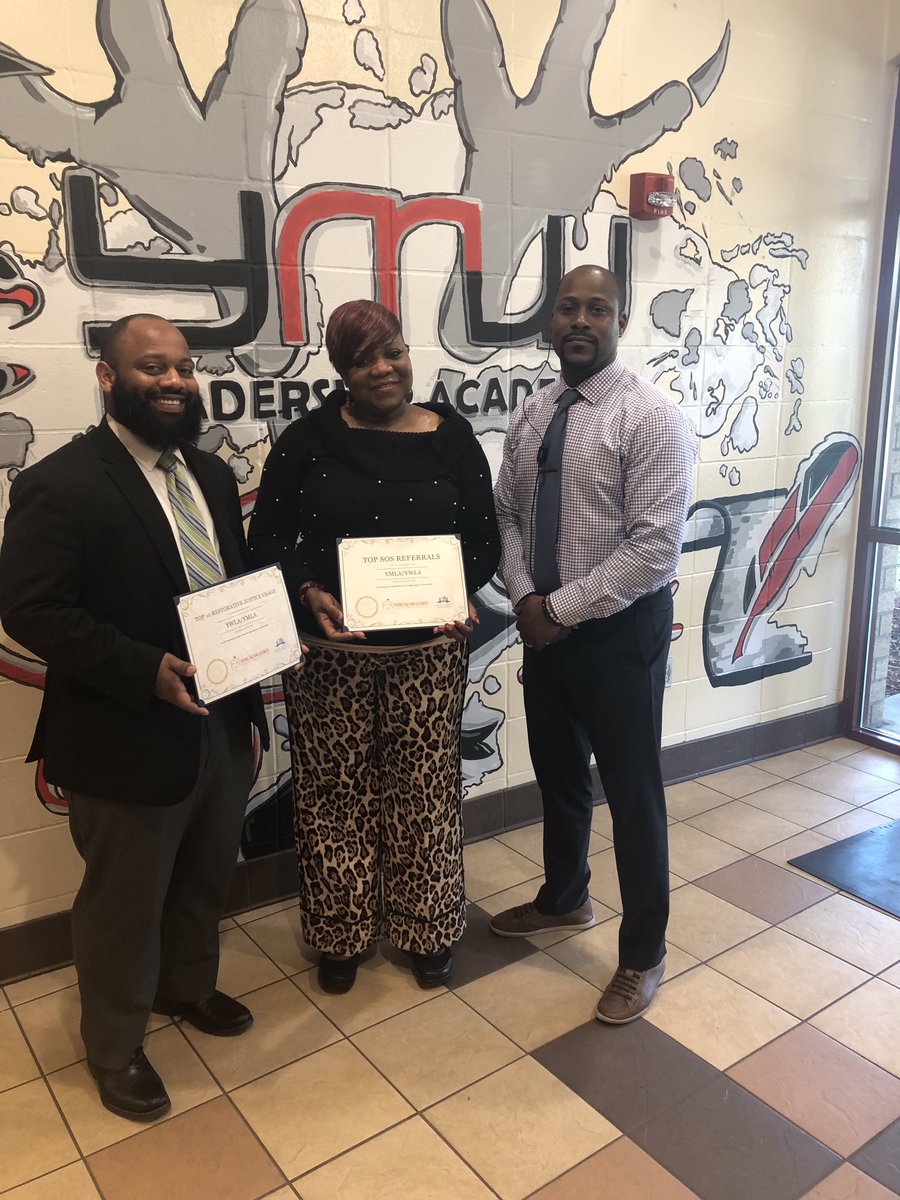 SchCultureDCPS's tweet photo. Thank you 👋🏾 Young Men/Women Leadership Academy for #LeadingTheWay in SOS Referrals & Top 10 Restorative Justice usage😊 Pictured: Principal Moreland, Assistant Principal Dukes & Dean Williams #RestorativeJustice #PBIS #BehaviorInterventions #Dean #DCPS #TeamDuval #Principal #SOS https://t.co/yqAKwWTvFD