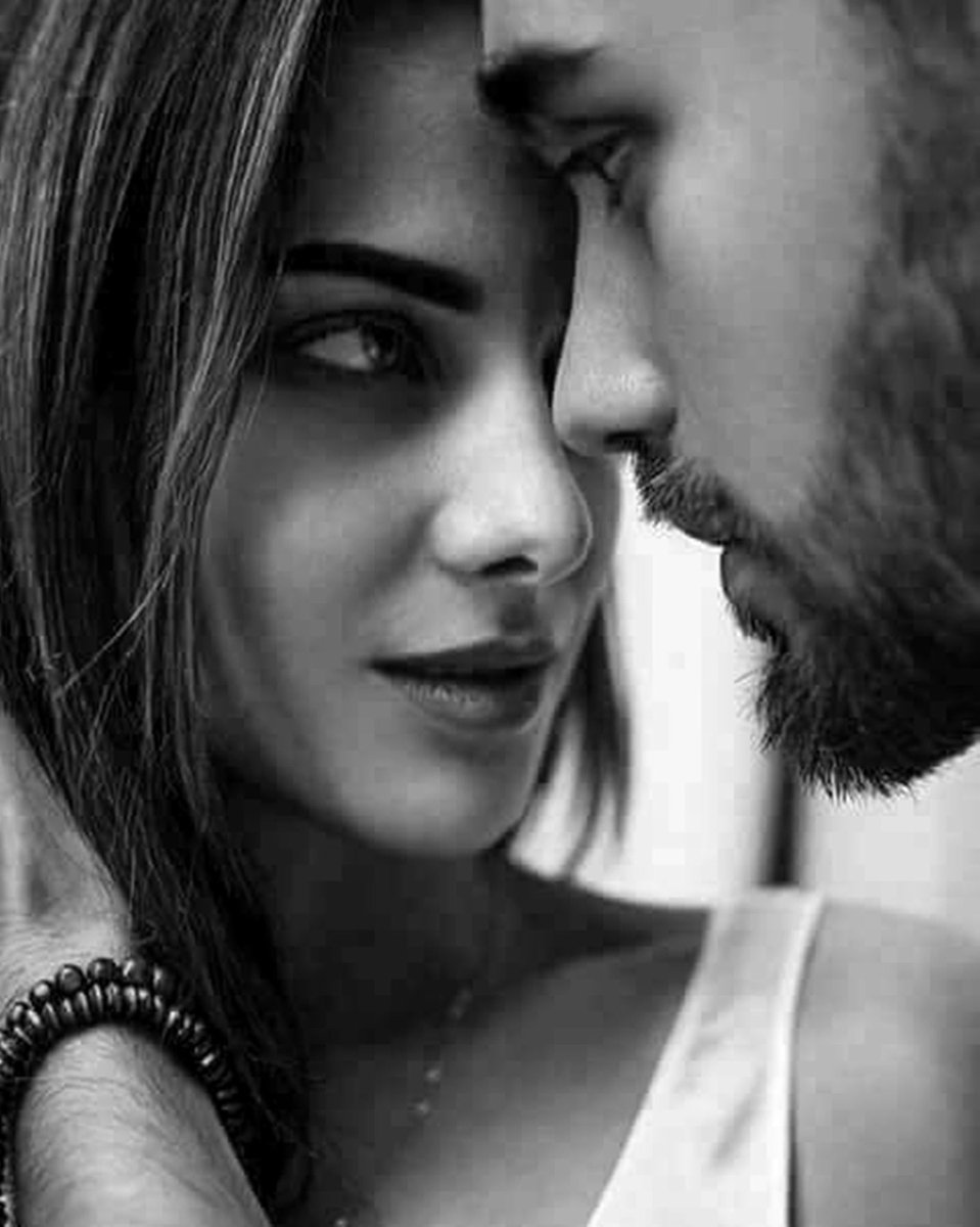 Ninjan0va's tweet image. टुकड़े कर चाहे खाबों के तू मेरे
टूटेंगे भी तो रहने हैं वो तेरे
तुझको भी तो ये इल्हाम है ऐलान है

जब तक जहां में सुबह शाम है
तब तक मेरे नाम तू
जब तक जहान में मेरा नाम है
तब तक मेरे नाम तू

#MereNaamTu 💋