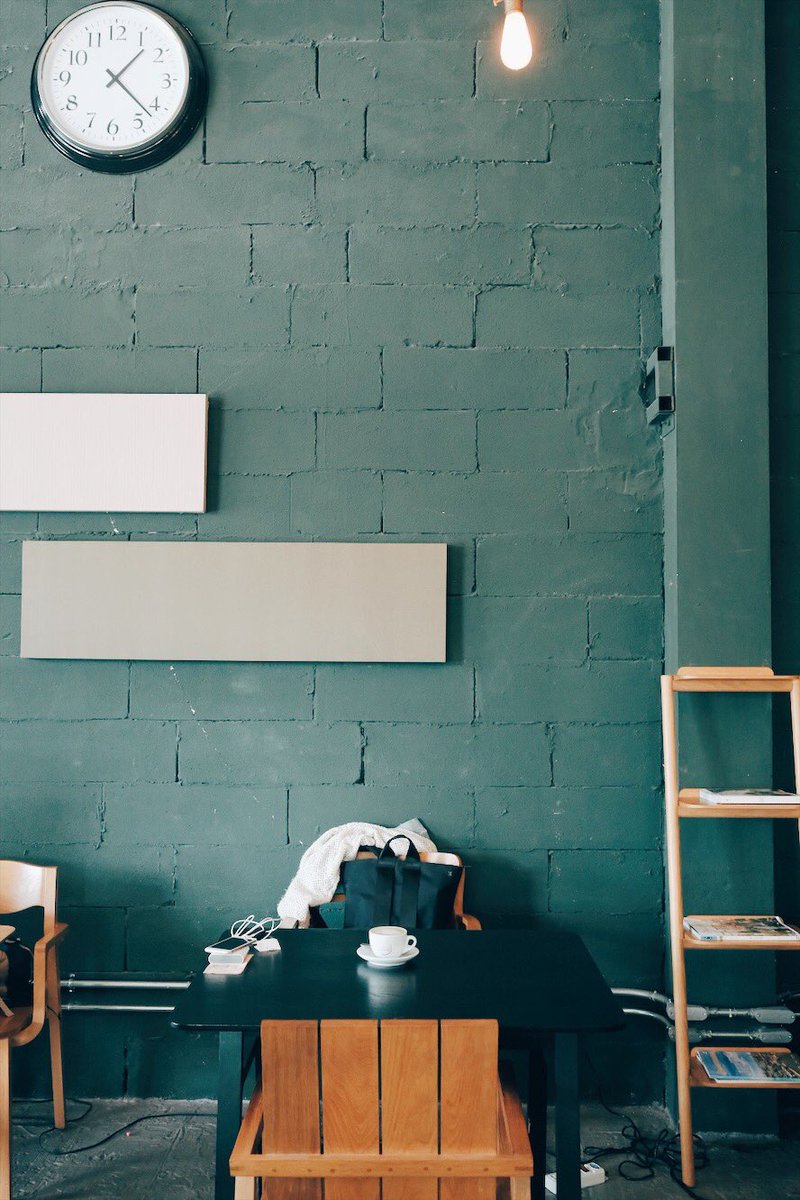 古性 のち Kosho Noci いつもの席 みんな淡々と 静かに仕事してるからカフェよりお洒落なコワーキングみたい すごいお気に入り な訳ではないのだけど私にとって あそこで休憩しよう の 代名詞になってくれる場所がここ Maggio 忙しなくとゆったり