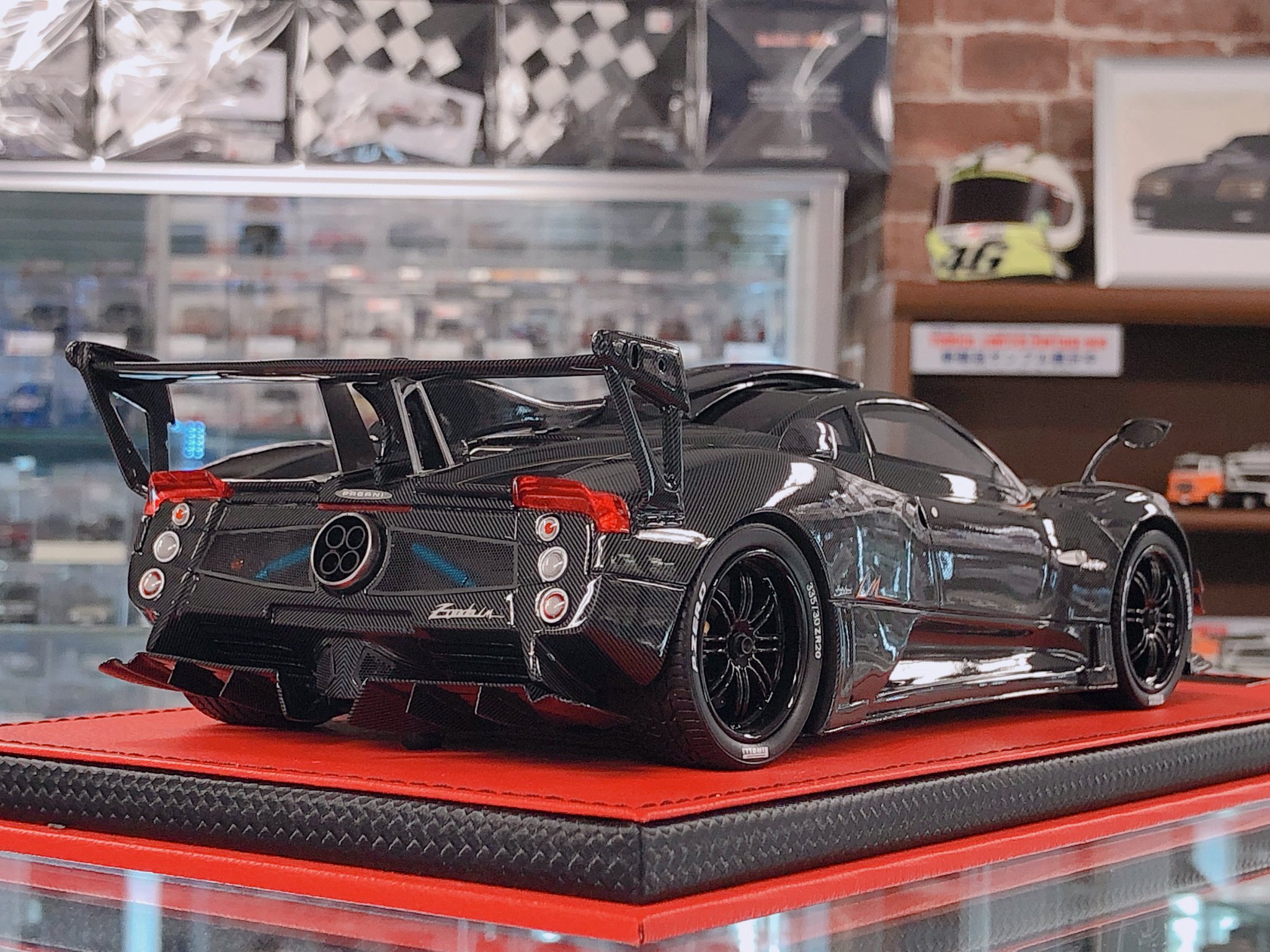 送料無料 一部地域を除く 760 ゾンダ パガーニ 1 18 ピーコ Lm Pe 完成品ミニカー フルカーボン 車 Williamsav Com