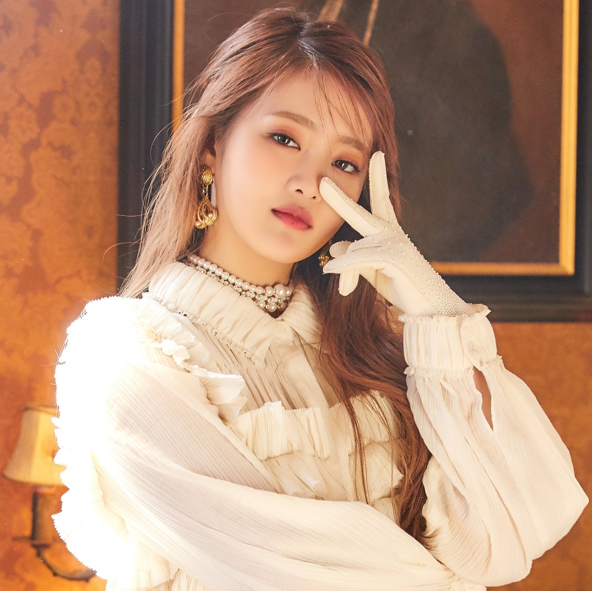 weare_gidle's tweet photo. ¡¡Hoy es Bianca quien los saluda!! Falta prácticamente nada para nuestro comeback y este cóctel de emociones que estoy sintiendo me está volviendo loca. Estaremos volviendo con un nuevo estilo sin perder nuestra esencia, así que estén más que atentos. 🌸🌿
D-2
#Comeback
#I_made https://t.co/WpsbPNwPSj
