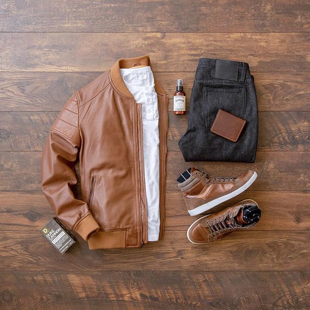 mycreativelook's tweet image. Bringing out the leather jacket to start the work week! 👌🏼
#mycreativelook
–––––––––––––––––––––––
Henley: @taylrdclothing
Jacket: @plrbofficial
Denim: @theunbrandedbrand from @trademenswares
Sneakers: @crevofootwear
Socks: @tiesdotcom
Wallet: @little.ki… instagram.com/p/BuVIitDFgqe/