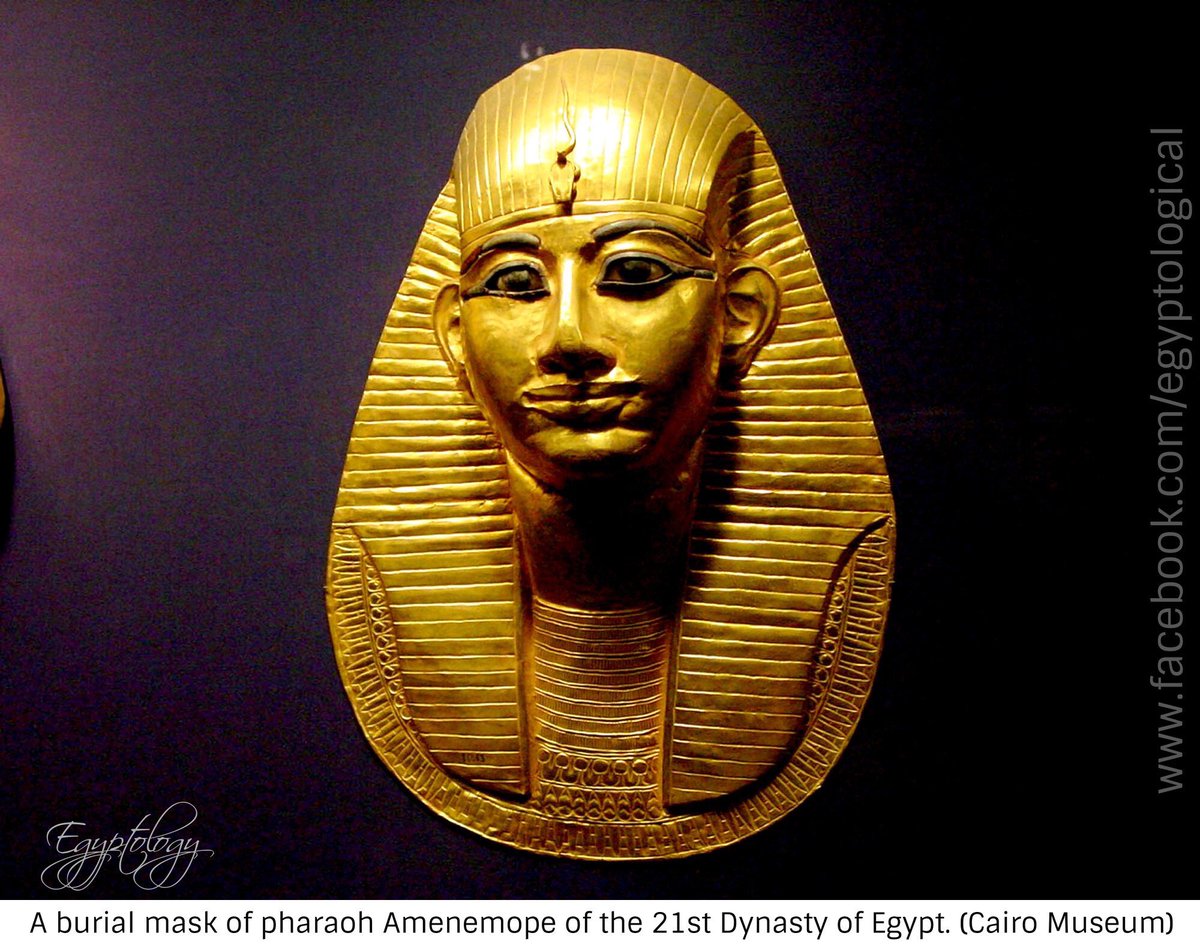 megiptu's tweet photo. Una máscara funeraria del faraón Amenemope de la Dinastía XXI de Egipto, año 994 - 984 a.C. Su Padre fue Psusennes I y su Madre Moetnedjemet. Tanto la tumba de Amenemope como la de su padre fueron descubiertas por el egiptólogo Pierre Montet en Tanis en 1940. 
Fuente: Egyptology https://t.co/PwFAaVZca2