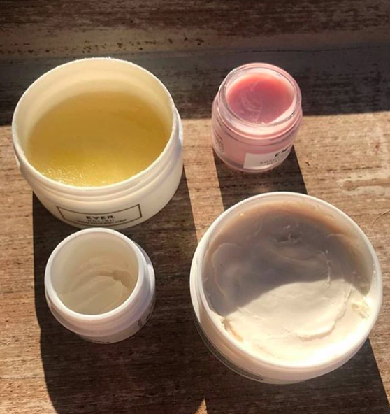 EVERskincare's tweet photo. We couldn't resist reposting this #TextureTuesday gem via watsonbeauty18! Click to the winter must-haves we can't live without: https://t.co/m1XJFoAtS0 ❄️ https://t.co/K6DD4BizAw