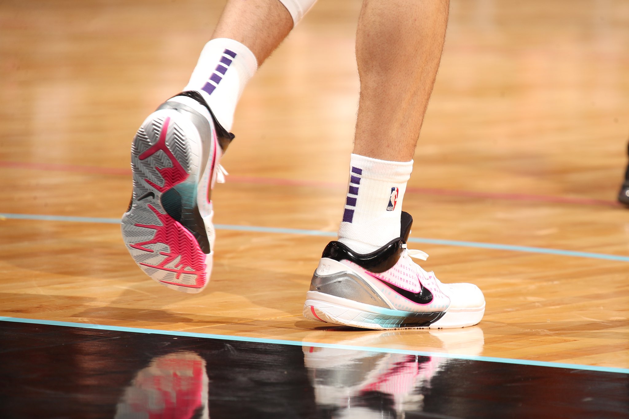 Kobe store 4 giannis