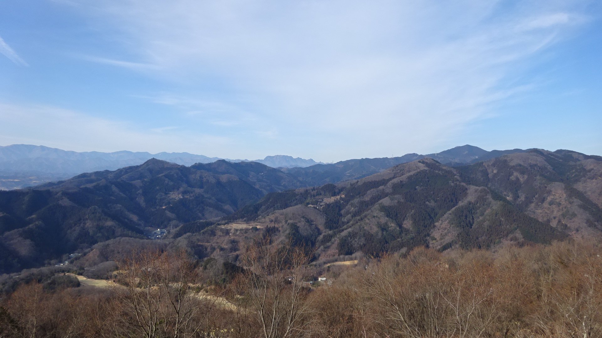 デーモン 2月24日撮影 宝登山山頂から臨む秩父連山 日本百名山の両神山 秩父の象徴の武甲山 宝登山 両神山 武甲山 T Co Pqdd8dbyvu Twitter
