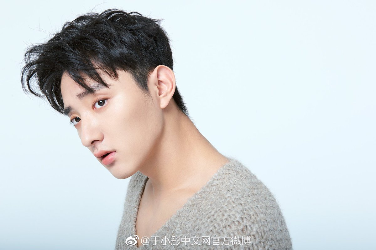 dramapotatoe's tweet photo. [trending] Actors #YuXiaotong and #ChenXiaoyun speculated to be dating after they were were spotted riding the subway together 

#于小彤 #陈小纭 #jimyu https://t.co/2rSpsCuyyt