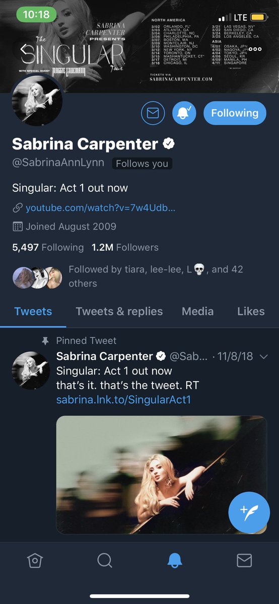 singularhoex's tweet image. Y’all she actually followed me wtf