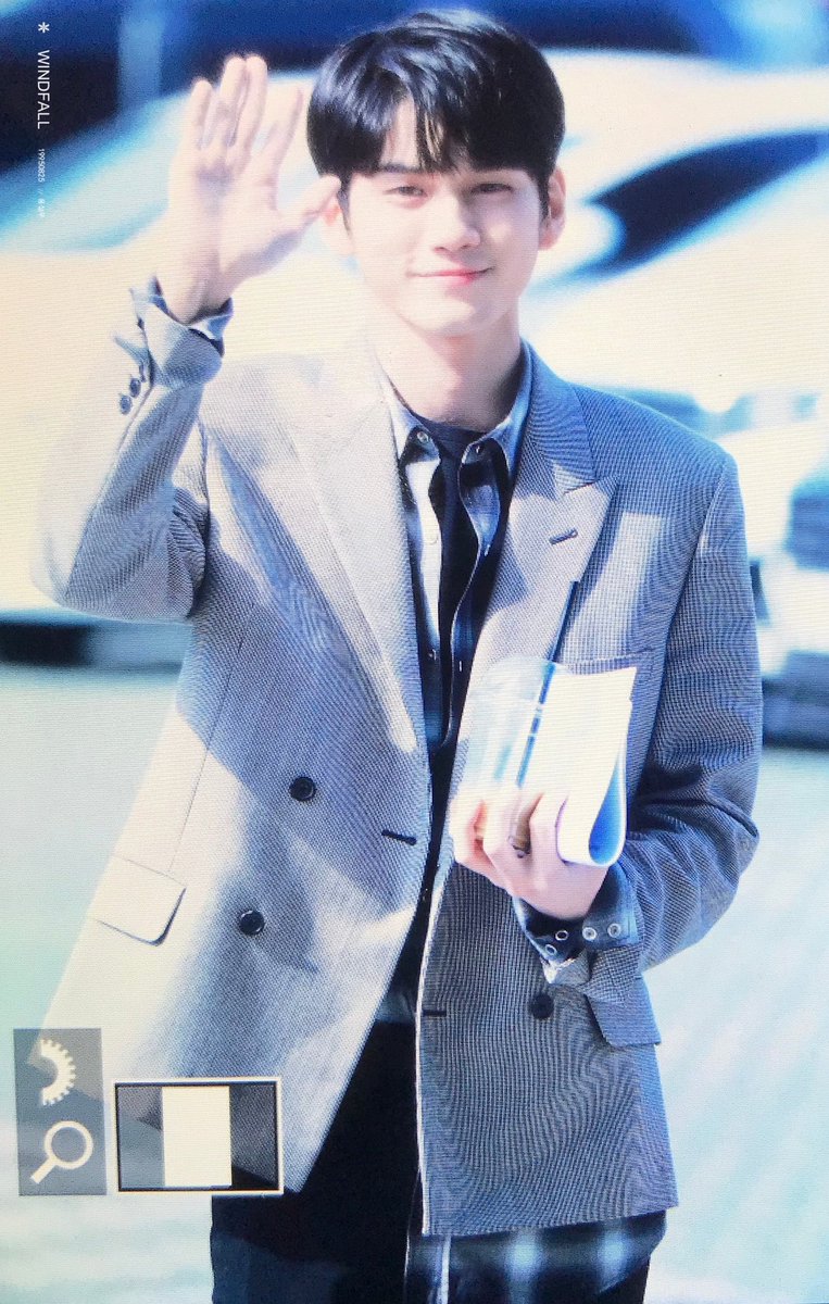 Windfall0825's tweet photo. 190126 출근
 #옹성우 #성우 #OngSeongwu https://t.co/zqwOZ0bvnJ